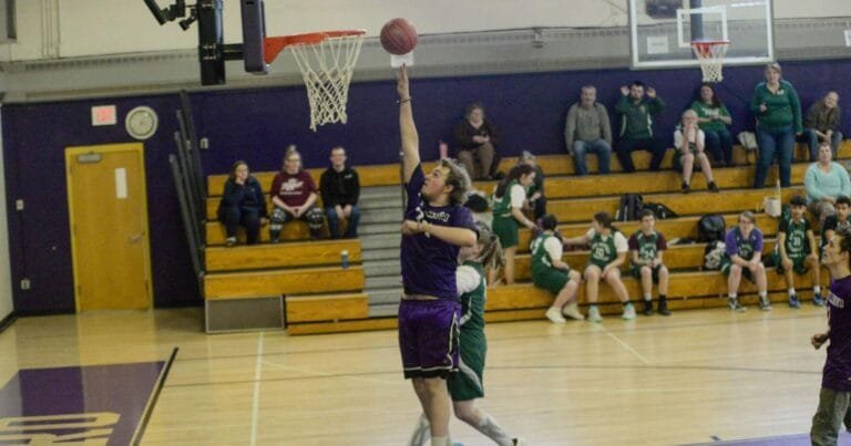 Bears use strong first quarter to defeat Wildcats on the road