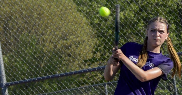 Bears drop tough match to Bulldogs despite some competitive sets