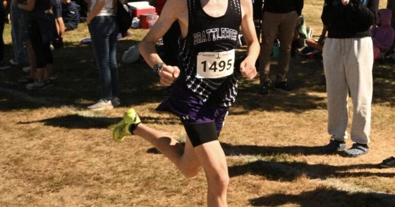 Conathan-Leach, Sharma have strong showings at Manchester Invite