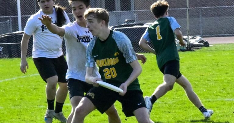 Bears fall behind early, gain momentum in 2nd half of loss to Bulldogs